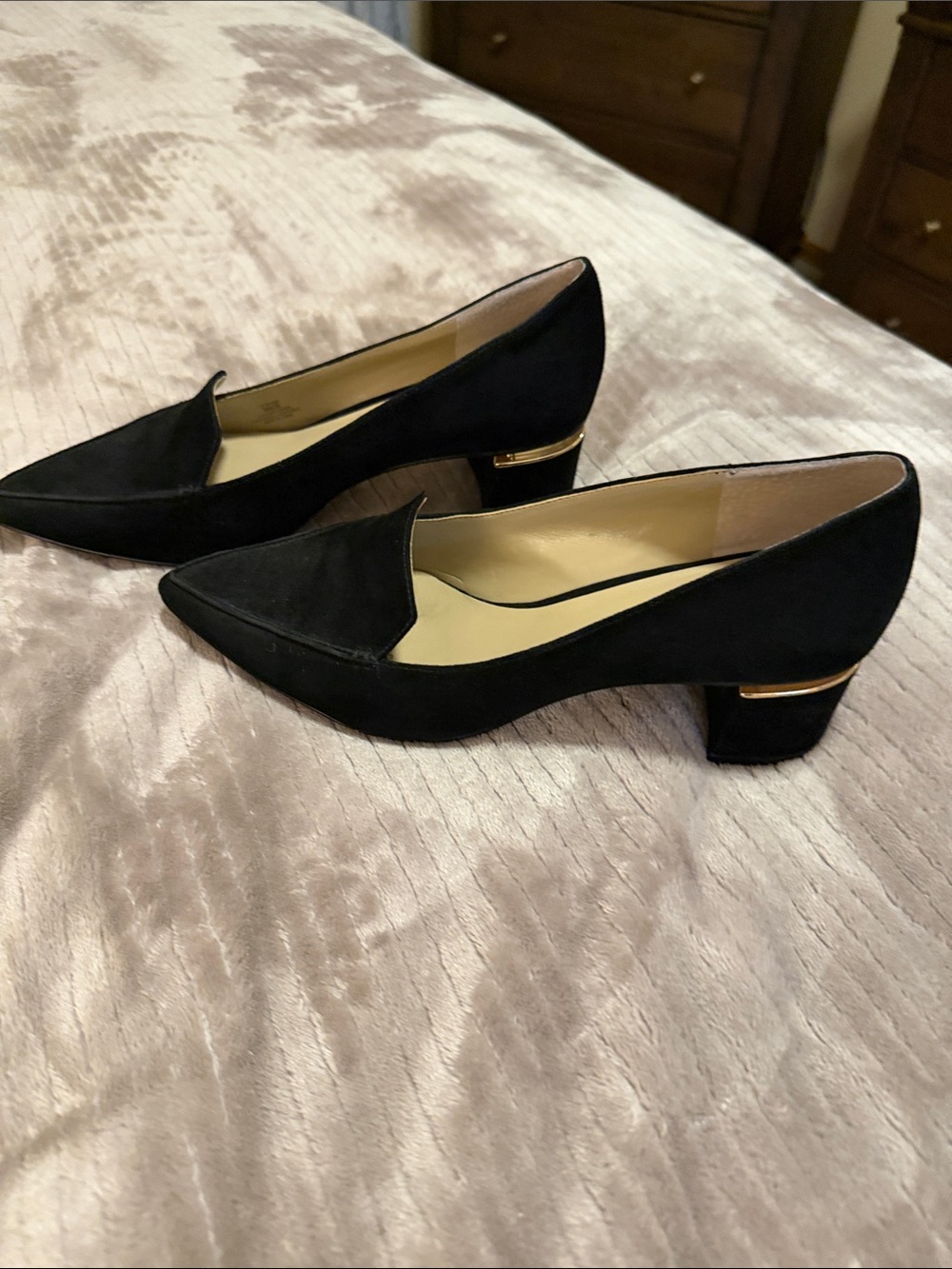 Enzo Angelina pumps